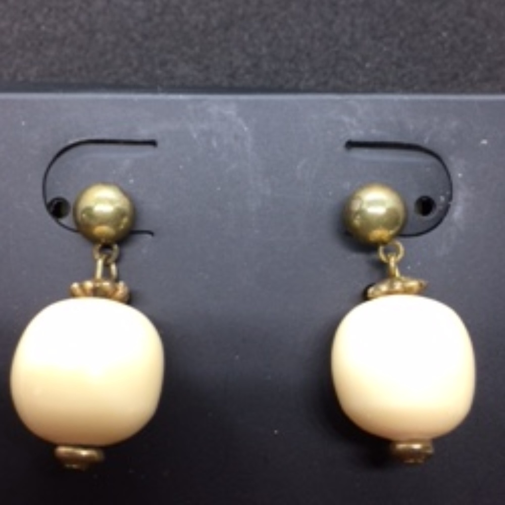 2/10 New Ivory Globe Post Earrings